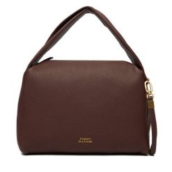 Torebka Tommy Hilfiger. Brązowe torebki klasyczne Tommy Hilfiger, bez wzorów, klasyczne, bez dodatków. Za 849.99 zł.