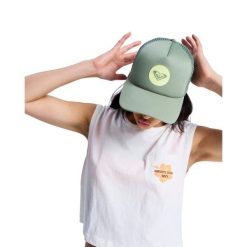 Czapka Trucker dla Kobiety BRIGHTER DAY Zielony. Zielone czapki z daszkiem Roxy, bez wzorów, z poliesteru. Za 119.99 zł.