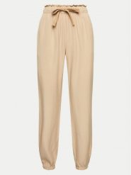 Deha Spodnie dresowe A00667 Beżowy Regular Fit. Brązowe spodnie dresowe Deha, bez wzorów, z dresówki. Za 319.99 zł.