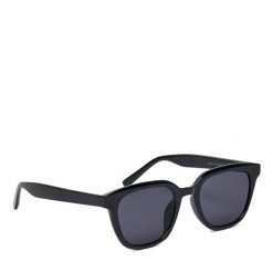 Okulary przeciwsłoneczne DeeZee. Czarne okulary przeciwsłoneczne DeeZee, bez wzorów. Za 49.99 zł.
