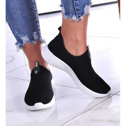Pantofelek24 Czarne wsuwane obuwie sportowe /C1-3 11919 T192/ 37. Czarne buty sportowe lifestyle Pantofelek24, bez wzorów, bez zapięcia. Za 39.90 zł.