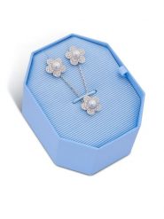 Swarovski Zestaw naszyjnik i kolczyki 5749180 Srebrny. Szare kolczyki Swarovski, metalowe. Za 939.99 zł.