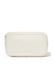 Calvin Klein Torebka Bold Ck Camera Bag LV04F3220G Biały. Białe listonoszki Calvin Klein, bez wzorów, ze skóry, bez dodatków. Za 239.99 zł.