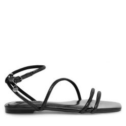 Sandały Nine West. Czarne sandały Nine West, bez wzorów, bez obcasa, na płaskiej podeszwie, bez zapięcia. Za 199.99 zł.