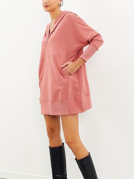 Milan Kiss Sukienka dresowa w kolorze szaroróżowym rozmiar: M. Różowe sukienki Milan Kiss, na co dzień, m, bez wzorów, z dresówki, bez kołnierzyka, bez ramiączek, mini, proste. Za 167.28 zł.