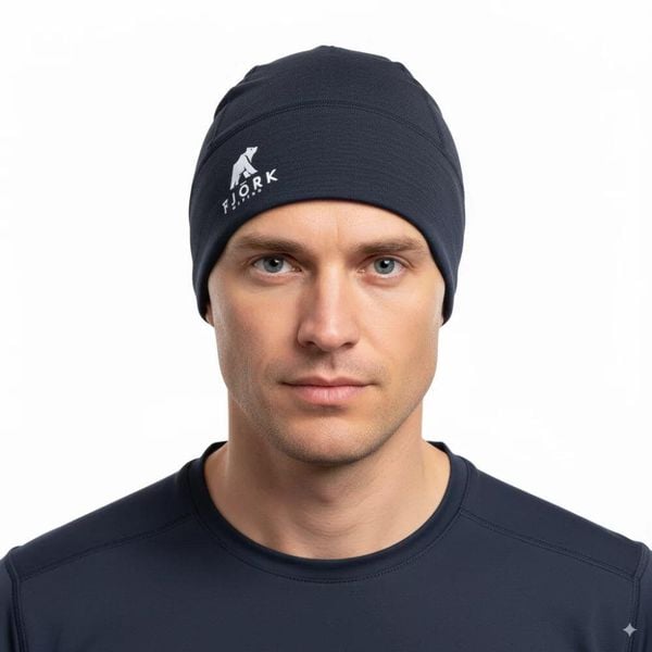 Czapka do biegania z merynosów. Niebieskie czapki zimowe FJORK MERINO, bez wzorów, z wełny, sportowe. Za 289.00 zł.