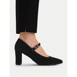 Czółenka MEXX. Czarne czółenka Mexx, bez wzorów, bez obcasa, bez zapięcia. Za 349.99 zł.