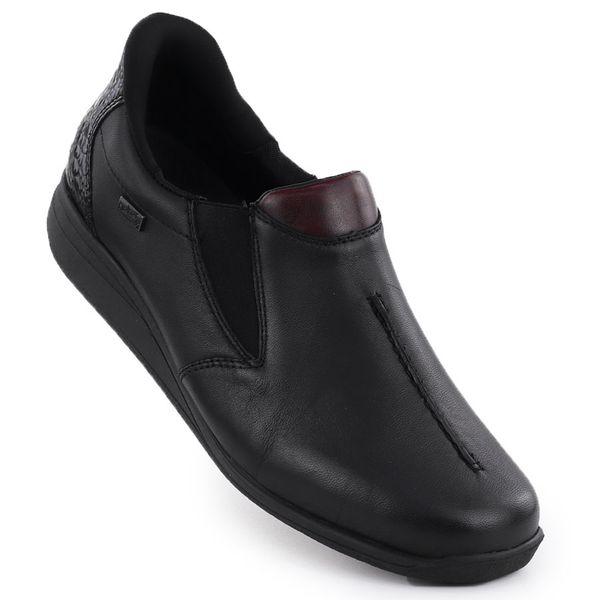 Skórzane półbuty damskie na koturnie czarne Rieker 47253-00. Czarne półbuty wsuwane Rieker, bez wzorów, ze skóry, bez obcasa, na koturnie. Za 311.20 zł.