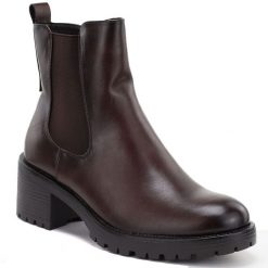 Botki damskie sztyblety na klocku ocieplane brązowe Potocki SZ12742. Brązowe botki POTOCKI, bez wzorów, z materiału, bez obcasa, bez zapięcia. Za 169.99 zł.