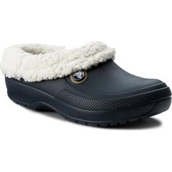 Kapcie CROCS - Classic Blitzen III Clog 204563 Navy/Oatmeal. Niebieskie kapcie Crocs, z syntetyku. Za 219.00 zł.