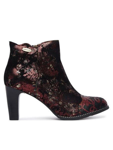 Laura Vita Botki Albane 198 Czerwony. Czerwone botki LAURA VITA, bez wzorów, z nubiku, bez obcasa, na słupku, bez zapięcia. Za 499.99 zł.