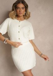 Biały Kardigan z Wełną i Ozdobnymi Guzikami i Tłoczeniem Halanira. Białe swetry Renee, z aplikacjami, z wełny, eleganckie, bez ramiączek. W wyprzedaży za 119.99 zł.