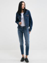 Kurtka damska jeansowa granatowa Josephine 507. Niebieskie kurtki BIG STAR, l, bez wzorów, z denimu, klasyczne, bez kaptura. W wyprzedaży za 299.99 zł.