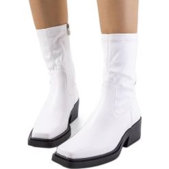 Białe botki na obcasie Marisa. Białe botki INNA MARKA, bez wzorów, ze skóry ekologicznej, bez obcasa, na obcasie, bez zapięcia. Za 89.36 zł.