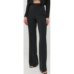Elisabetta Franchi spodnie damskie kolor czarny szerokie high waist. Czarne spodnie materiałowe Elisabetta Franchi, bez wzorów, z materiału, z podwyższonym stanem. W wyprzedaży za 1,139.90 zł.