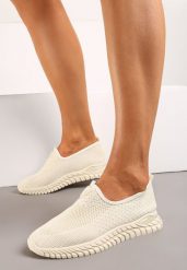 Beżowe Buty Sportowe Wsuwane z Elastyczną Cholewką Risacada. Brązowe buty sportowe lifestyle Born2be, bez wzorów, z jeansu, bez zapięcia. W wyprzedaży za 38.24 zł.