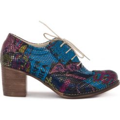 Sznurowane półbuty oksfordki na 6 cm słupku - skóra naturalna - model 251 - kolor grafiti (41). Białe półbuty wsuwane Zapato, bez wzorów, z jeansu, biznesowe, z okrągłym noskiem, bez obcasa, na obcasie. Za 329.00 zł.