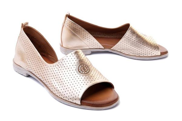 ARTIKER RELAKS 50C0938 złoty, sandały damskie. Żółte sandały Artiker Relaks, bez wzorów, ze skóry, bez obcasa, bez zapięcia. Za 259.90 zł.