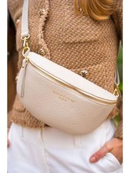 Maison héritage PARIS Skórzana saszetka "Kimi" w kolorze kremowym - 28 x 15 x 5 cm rozmiar: onesize. Brązowe nerki i saszetki maison héritage PARIS, bez wzorów, z materiału, sportowe, bez dodatków. Za 234.94 zł.