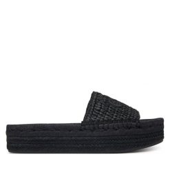Espadryle Calvin Klein. Czarne espadryle Calvin Klein, bez wzorów, bez obcasa. Za 449.99 zł.