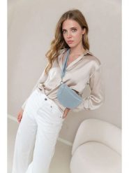 Anna Morellini Skórzana saszetka "Agnese" w kolorze błękitnym - 23 x 15 x 1 cm rozmiar: onesize. Niebieskie nerki i saszetki Anna Morellini, bez wzorów, z materiału, sportowe, bez dodatków. Za 173.99 zł.