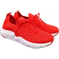 American Club Buty sportowe czerwone. Czerwone buty treningowe American CLUB, bez wzorów, z gumy, bez zapięcia. Za 192.00 zł.