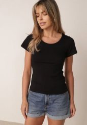Czarny Gładki T-shirt Bawełniany o Prostym Kroju z Okrągłym Dekoltem Chaffello. Czarne t-shirty Born2be, l, z aplikacjami, z bawełny, klasyczne, bez kołnierzyka, bez ramiączek. Za 29.99 zł.