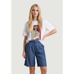 Koszulka crop top Kobieta ONLY Onlsusan S/S Print Top Box Jrs. Białe topy ONLY, s, bez wzorów, z bawełny, bez kołnierzyka, bez ramiączek. Za 131.05 zł.