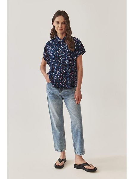 TATUUM Bluzka w kolorze granatowym rozmiar: 40. Niebieskie bluzki Tatuum, bez wzorów, z wiskozy, bez kołnierzyka, bez ramiączek. Za 100.52 zł.