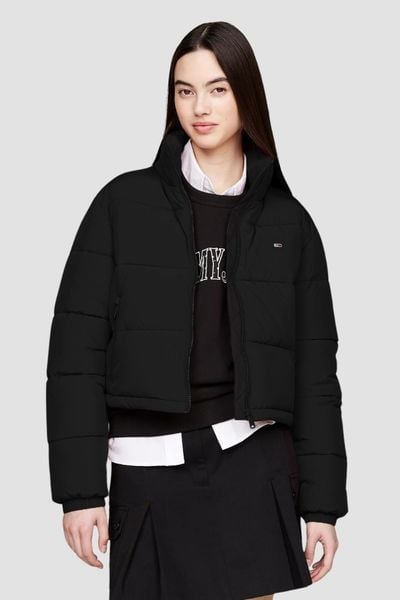 TOMMY JEANS Czarna kurtka damska z drobnym logo, Rozmiar L. Czarne kurtki Tommy Jeans, l, bez wzorów, z jeansu, eleganckie, bez kaptura. W wyprzedaży za 370.99 zł.