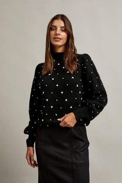 Sweter ozdobiony koralikami czarny. Czarne swetry MOODO, s, bez wzorów, z elastanu, bez ramiączek. W wyprzedaży za 47.99 zł.