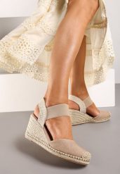 Beżowe Sandały z Plecionką na Koturnie w Stylu Espadryli Laxisa. Brązowe sandały Born2be, bez wzorów, bez obcasa, na koturnie, bez zapięcia. W wyprzedaży za 82.49 zł.