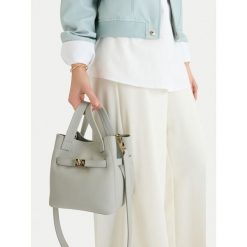 Torebka GINO ROSSI. Szare torebki klasyczne Gino Rossi, bez wzorów, klasyczne, bez dodatków. Za 329.99 zł.