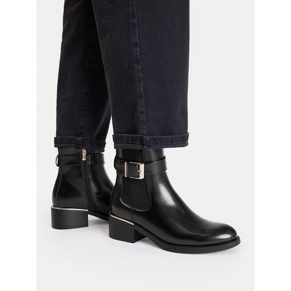 Botki MEXX. Czarne botki Mexx, bez wzorów, bez obcasa, na płaskiej podeszwie, bez zapięcia. Za 249.99 zł.