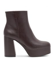JENNY Botki MEG WFA120509-1 Brązowy. Brązowe botki Jenny, bez wzorów, z syntetyku, bez obcasa, na słupku, bez zapięcia. Za 119.99 zł.