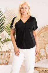 Bluzka z dekoltem w serek z zakładką z przodu KIWI czarna. Czarne bluzki KARKO, plus size, bez wzorów, z elastanu, biznesowe, bez kołnierzyka, plus size, bez ramiączek. Za 159.50 zł.