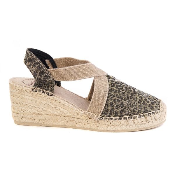 Sportowe sandały Toni Pons Triton Leo ZLN 0383. Brązowe sandały Toni Sailer, bez wzorów, sportowe, bez obcasa, bez zapięcia. Za 222.99 zł.