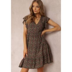 Czarna Sukienka Phaerica. Czarne sukienki Renee, na imprezę, m, bez wzorów, klasyczne, bez kołnierzyka, bez ramiączek, mini, rozkloszowane. W wyprzedaży za 47.99 zł.