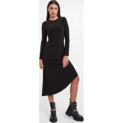 Sukienka Gelly MAX MARA LEISURE. Czarne sukienki Max Mara Leisure, m, bez wzorów, z asymetrycznym kołnierzem, bez ramiączek, asymetryczne. W wyprzedaży za 674.25 zł.