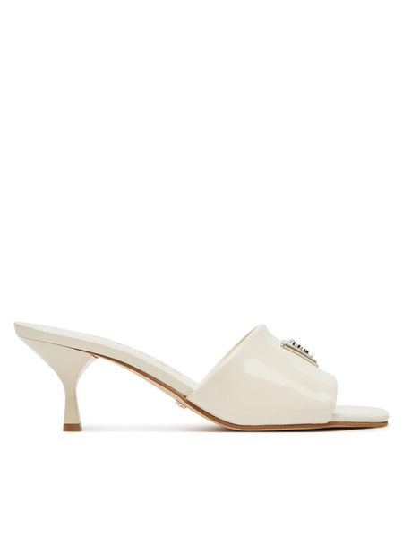 Guess Klapki FLJLUS PAF03 Écru. Klapki Guess, z aplikacjami, ze skóry, bez obcasa, bez zapięcia. Za 342.00 zł.