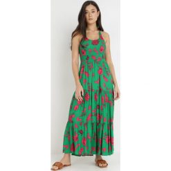 Zielona Sukienka z Wiskozy Damaleia. Zielone sukienki Born2be, s, z aplikacjami, z tkaniny, bez kołnierzyka, bez ramiączek, maxi, dopasowane. Za 139.99 zł.