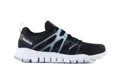 Buty na trening damskie REEBOK REALFLEX TRAIN 4.0 sportowe. Czarne buty treningowe Reebok, bez wzorów, z gumy, bez zapięcia, na fitness i siłownię. Za 255.00 zł.