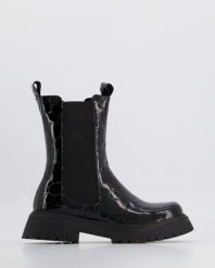 LAKIEROWANE BOTKI 269692 BLACK. Czarne botki Venezia, bez wzorów, z lakierowanej skóry, bez obcasa, bez zapięcia. Za 369.00 zł.