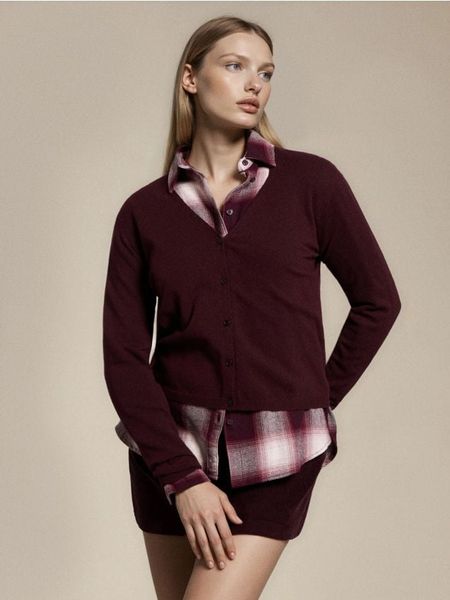 Kardigan z domieszką wełny i wiskozy - bordowy. Czerwone swetry Sinsay, l, bez wzorów, z wełny, bez ramiączek. Za 39.99 zł.