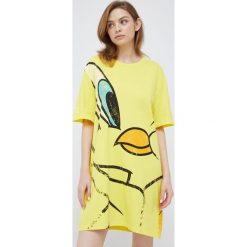 Desigual sukienka bawełniana 22SWVKXF kolor żółty mini prosta. Żółte sukienki Desigual, na co dzień, m, bez wzorów, z bawełny, bez kołnierzyka, bez ramiączek, mini, proste. W wyprzedaży za 219.99 zł.