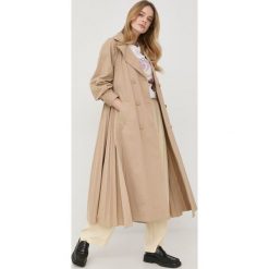Twinset płaszcz damski kolor beżowy przejściowy dwurzędowy. Brązowe płaszcze Twinset, bez wzorów, klasyczne, bez kaptura. Za 1,389.00 zł.