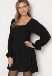 Czarna Rozkloszowana Sukienka z Elastyczną Górą i Falbankami przy Rękawach Saviella. Czarne sukienki Born2be, na co dzień, bez wzorów, z jeansu, eleganckie, bez kołnierzyka, bez ramiączek, mini, rozkloszowane. W wyprzedaży za 55.24 zł.