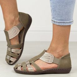 Beżowe skórzane sandały damskie T.Sokolski 622. Brązowe sandały Sokolski, bez wzorów, z materiału, bez obcasa, na obcasie, bez zapięcia. Za 199.00 zł.