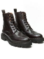 British Passport Skórzane botki w kolorze brązowym rozmiar: 37. Brązowe botki British Passport, bez wzorów, bez obcasa, bez zapięcia. Za 273.45 zł.