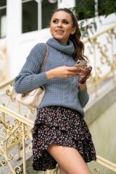 Efektowny Golf z Warkoczem - Niebieski. Niebieskie swetry Merribel, uniwersalny, bez wzorów, z materiału, bez ramiączek. Za 169.90 zł.